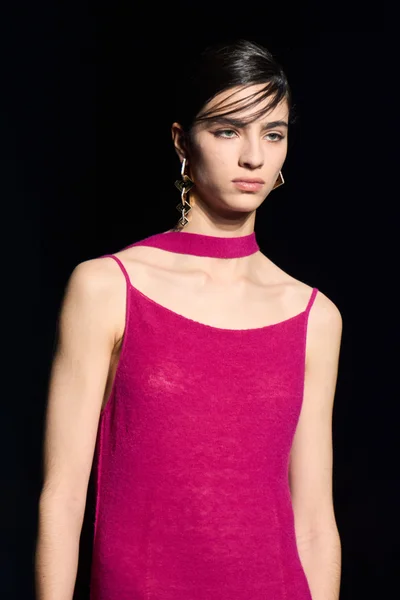 Look 99